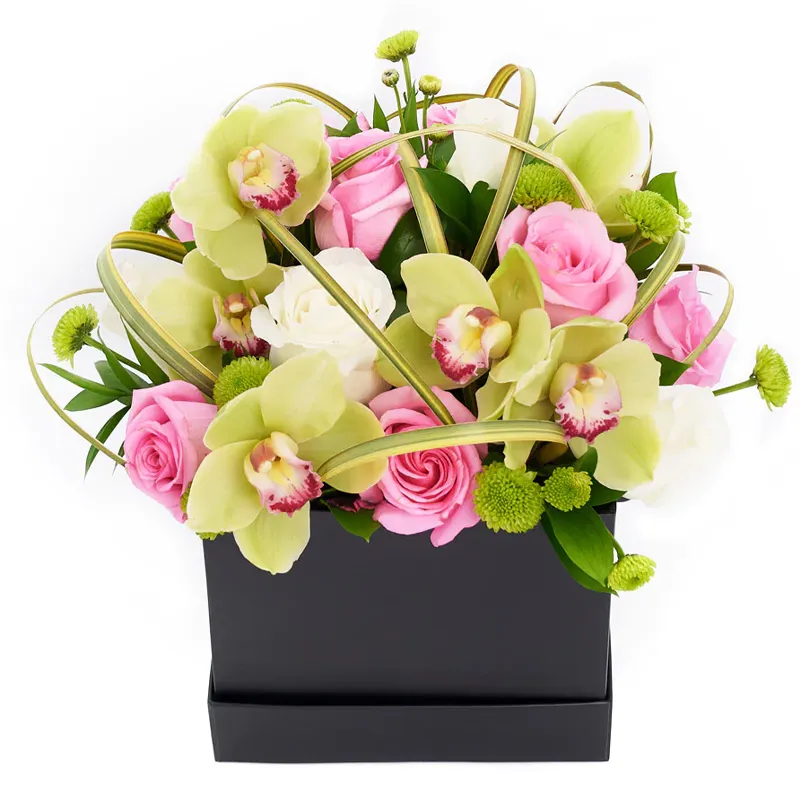 Цветы в коробке Яркий день